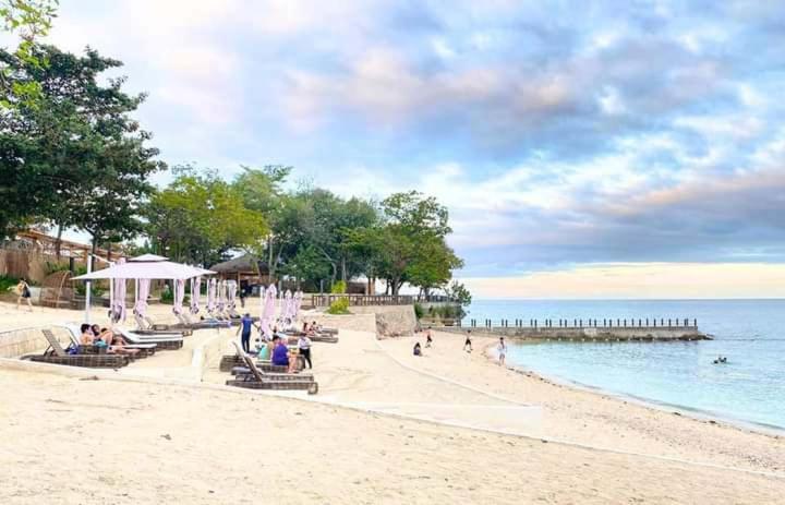 Mactan Newtow Enjoy Family Staycation Punta Engano (Mactan)
