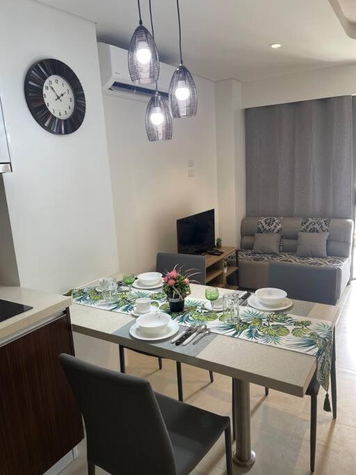 Ma Roberta - Tambuli Type With Fast Wifi 16 Floor Apartment
