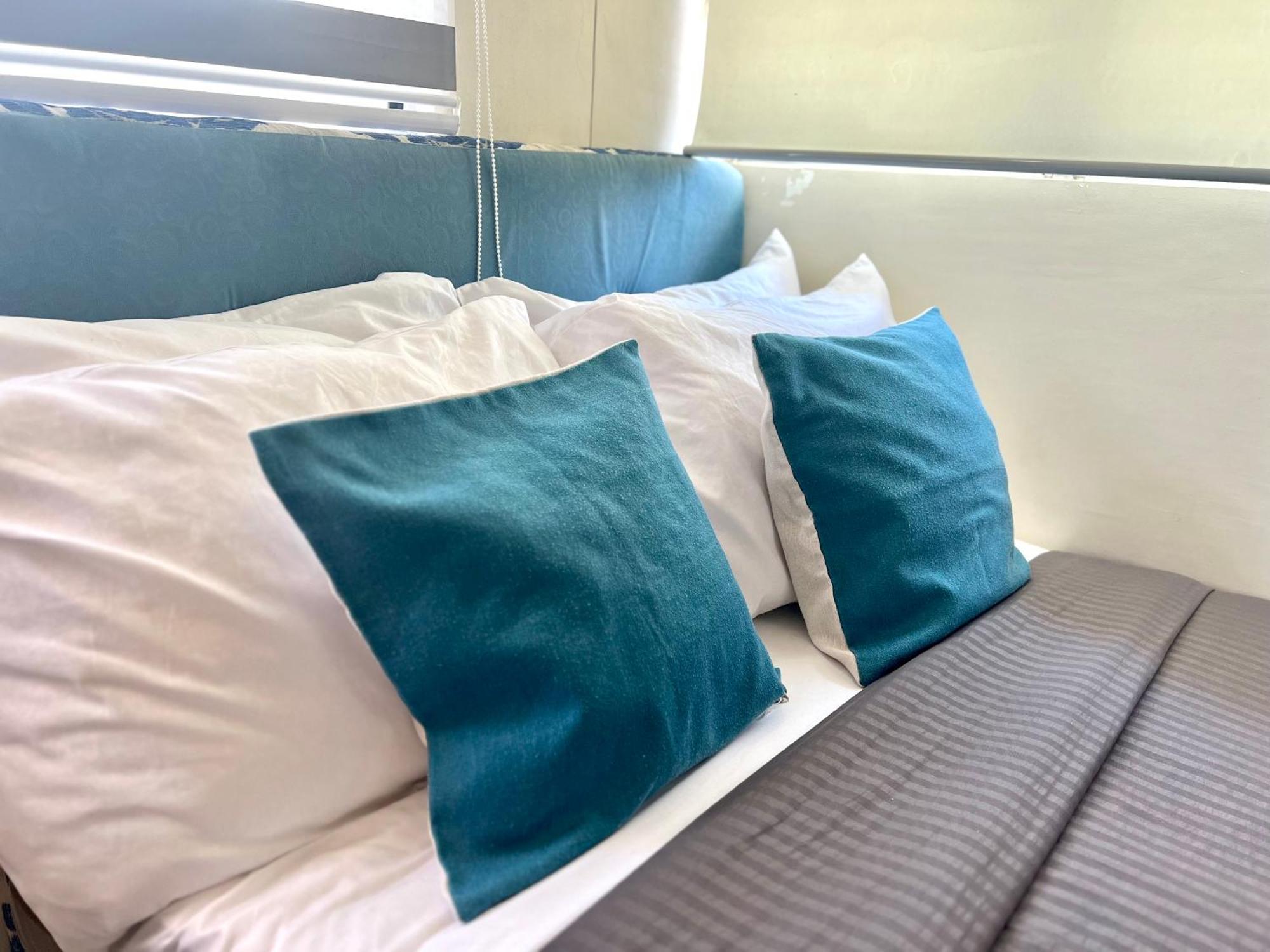 Apartment Views+ Large Space+ Beside It Park Cebu