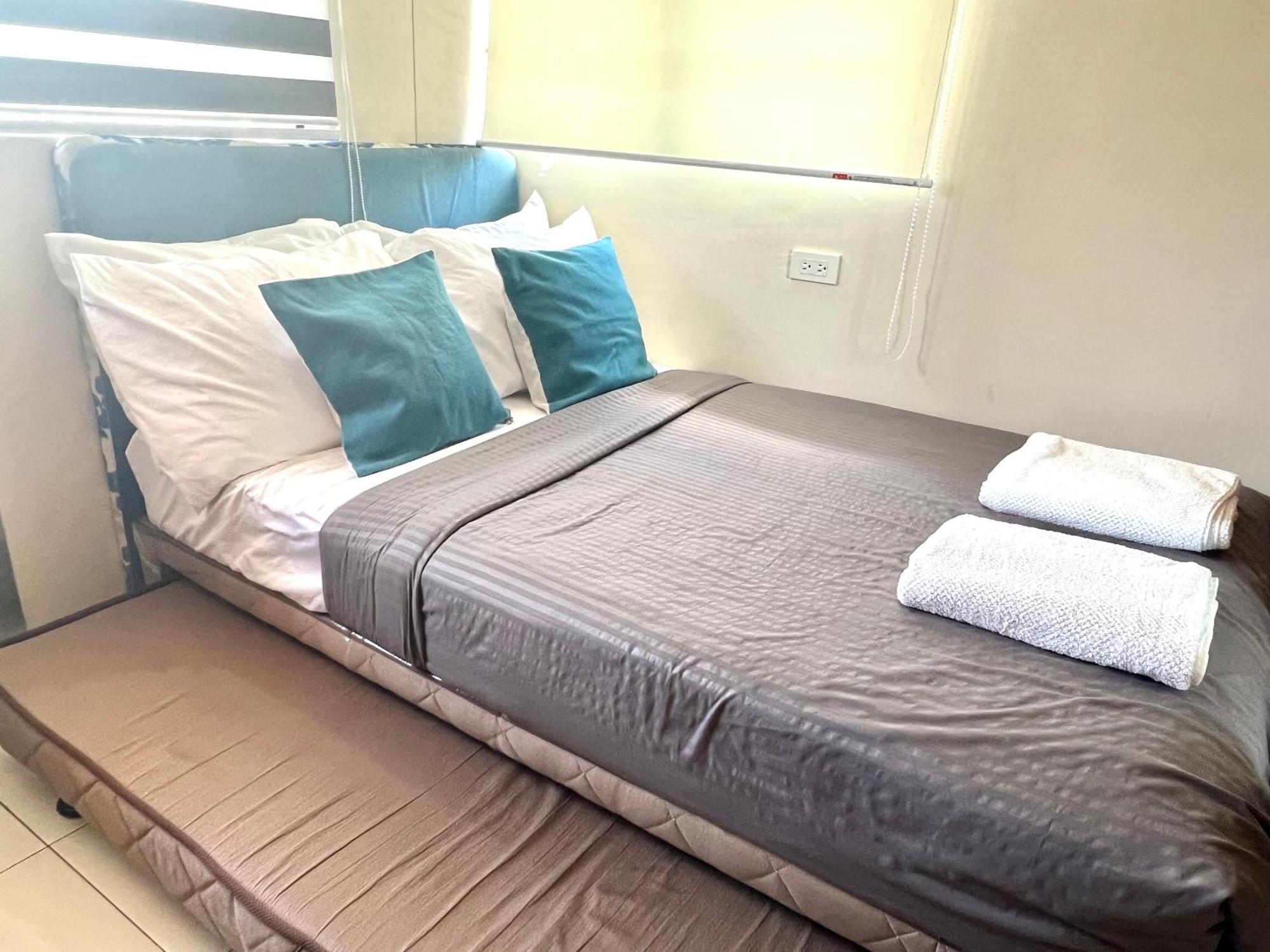 Views+ Large Space+ Beside It Park * Cebu
