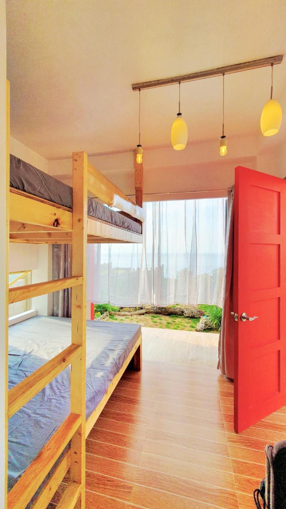 Guest house Tiny House's Seafront In Camotes Island