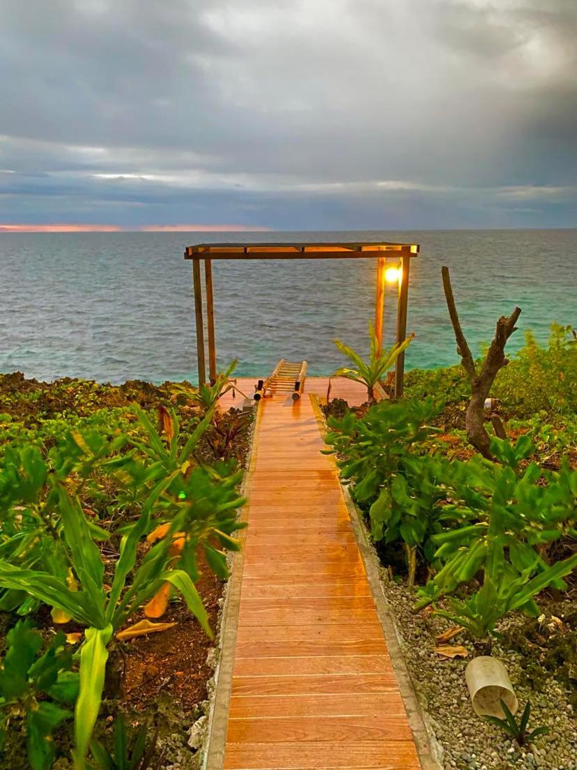 Tiny House's Seafront In Camotes Island Guest house