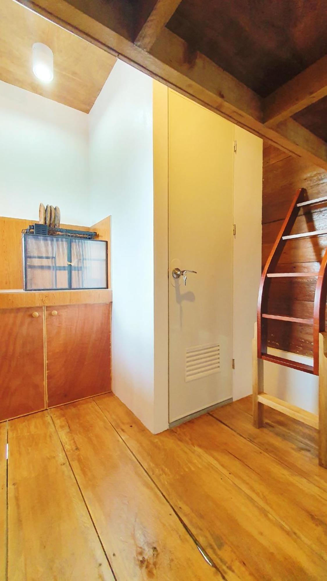Guest house Tiny House's Seafront In Camotes Island