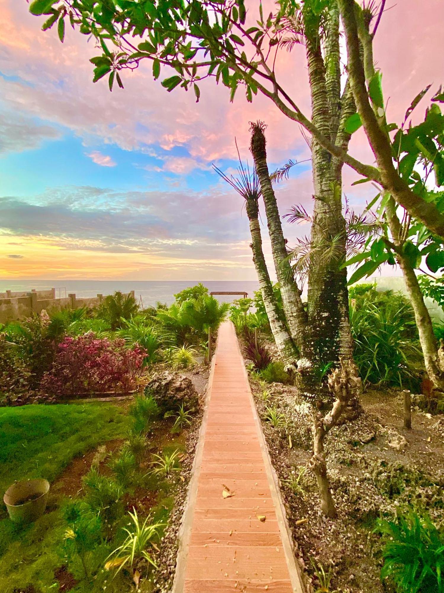 Tiny House's Seafront In Camotes Island Guest house