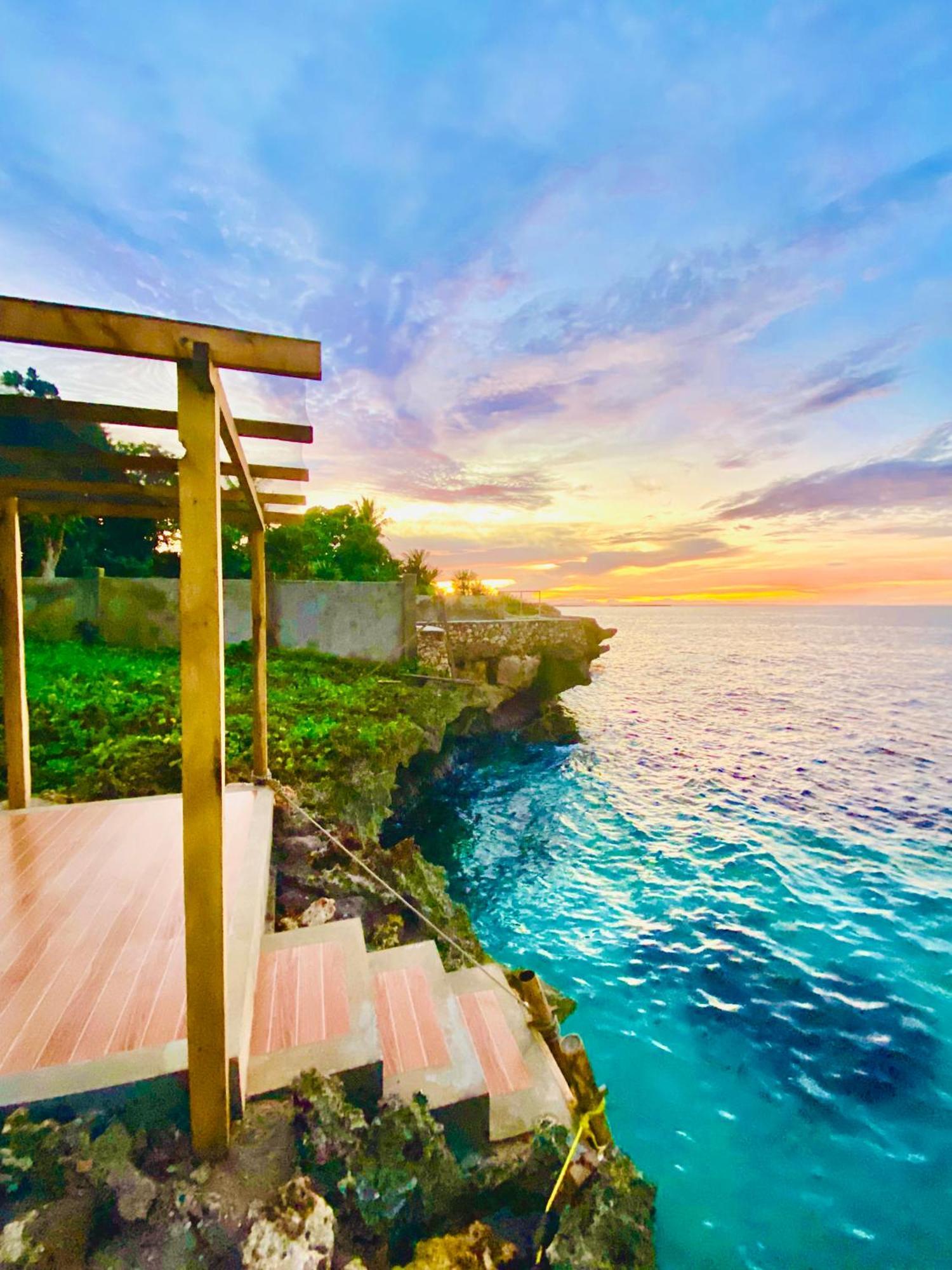 Tiny House's Seafront In Camotes Island *