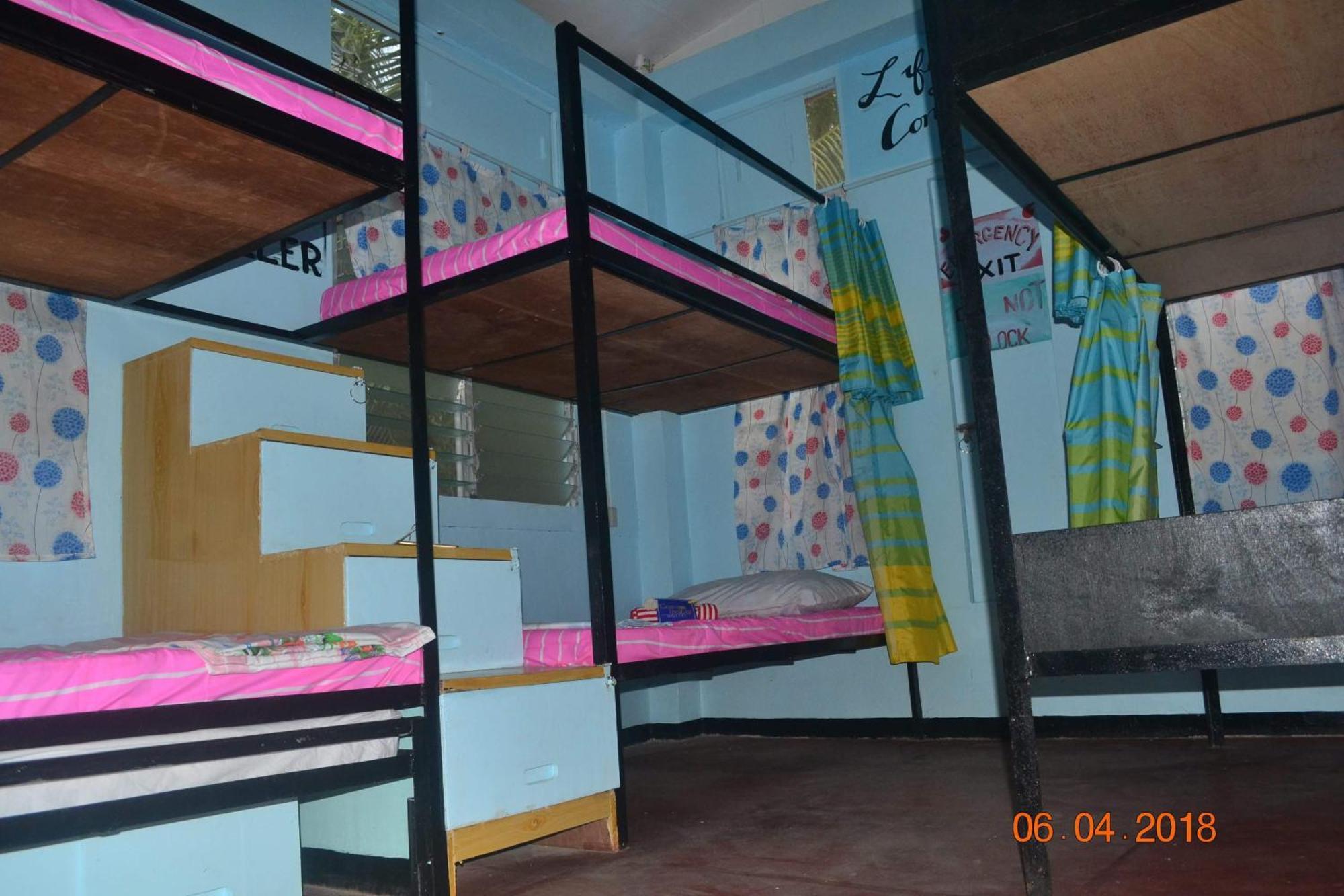 Casa Isabel Hostel *