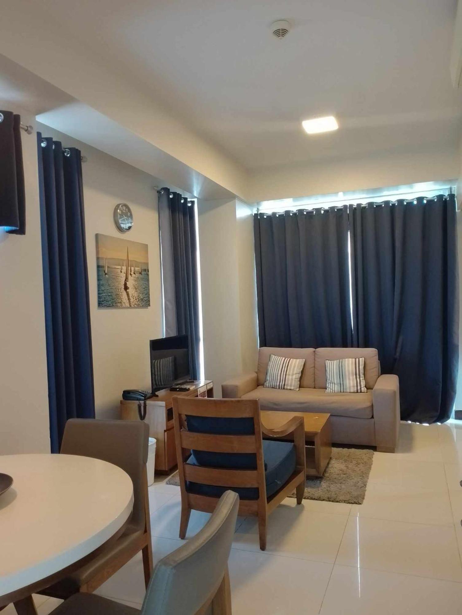 Mactan Newtown With Pool Access Apartment *