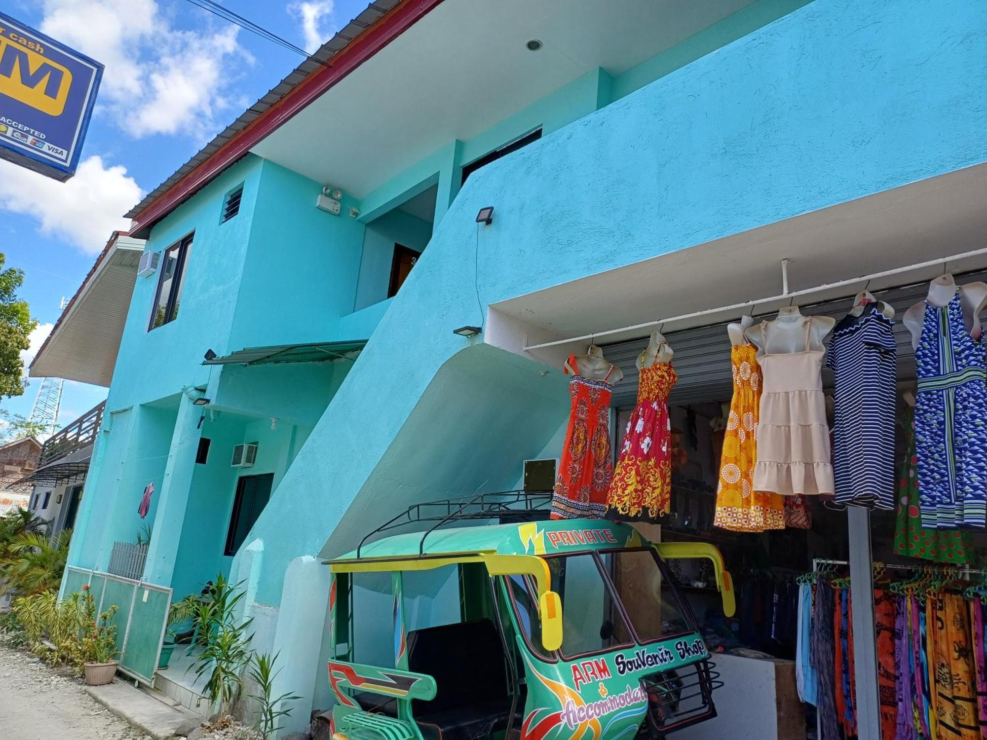 Arm Souvenir Shop&lodge Homestay *