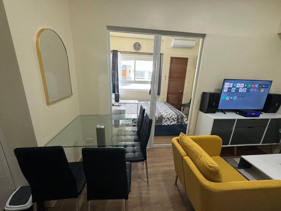 Apartment 1 Bedroom Unit - Fully Furnished *