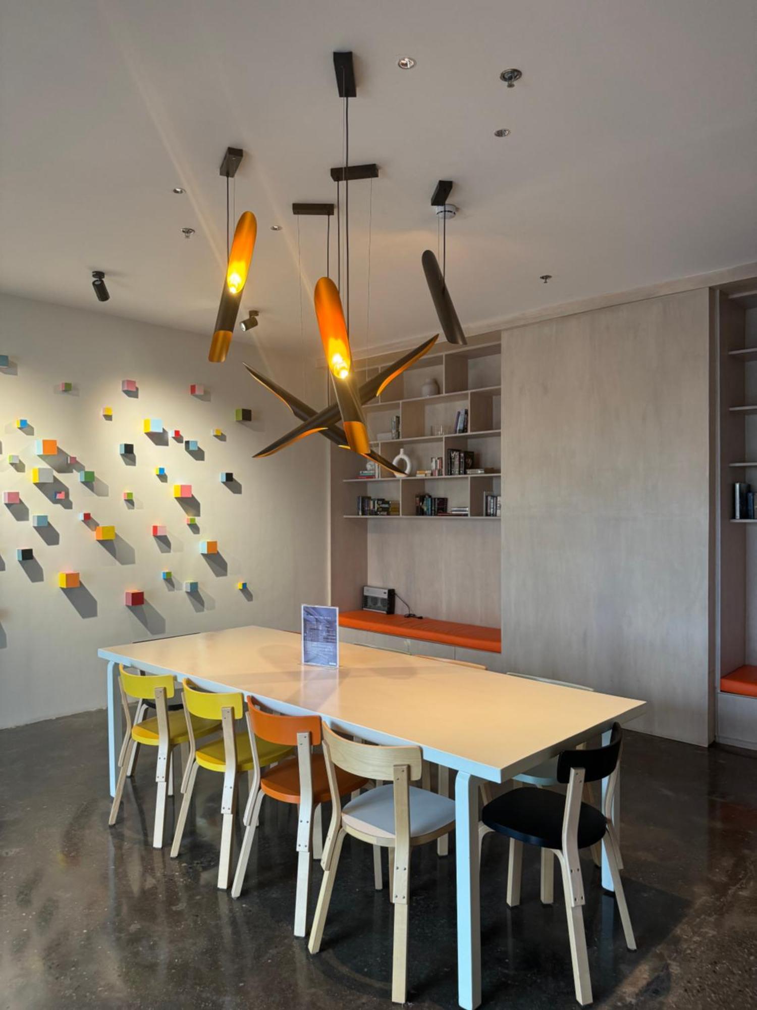 Unit 5 Mins To It Park With Pool, Wifi & Netflix Apartment Cebu