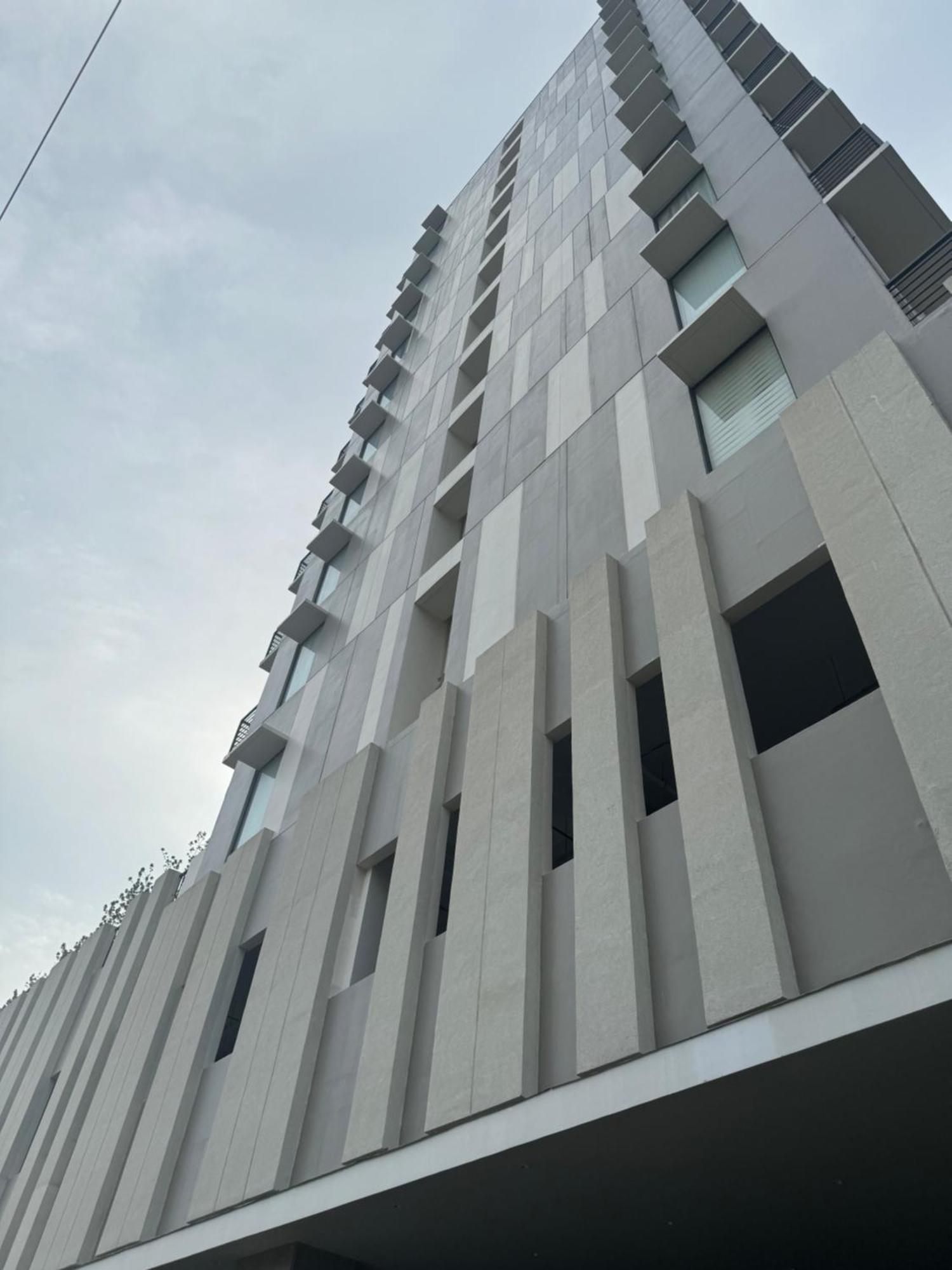 Unit 5 Mins To It Park With Pool, Wifi & Netflix Apartment Cebu