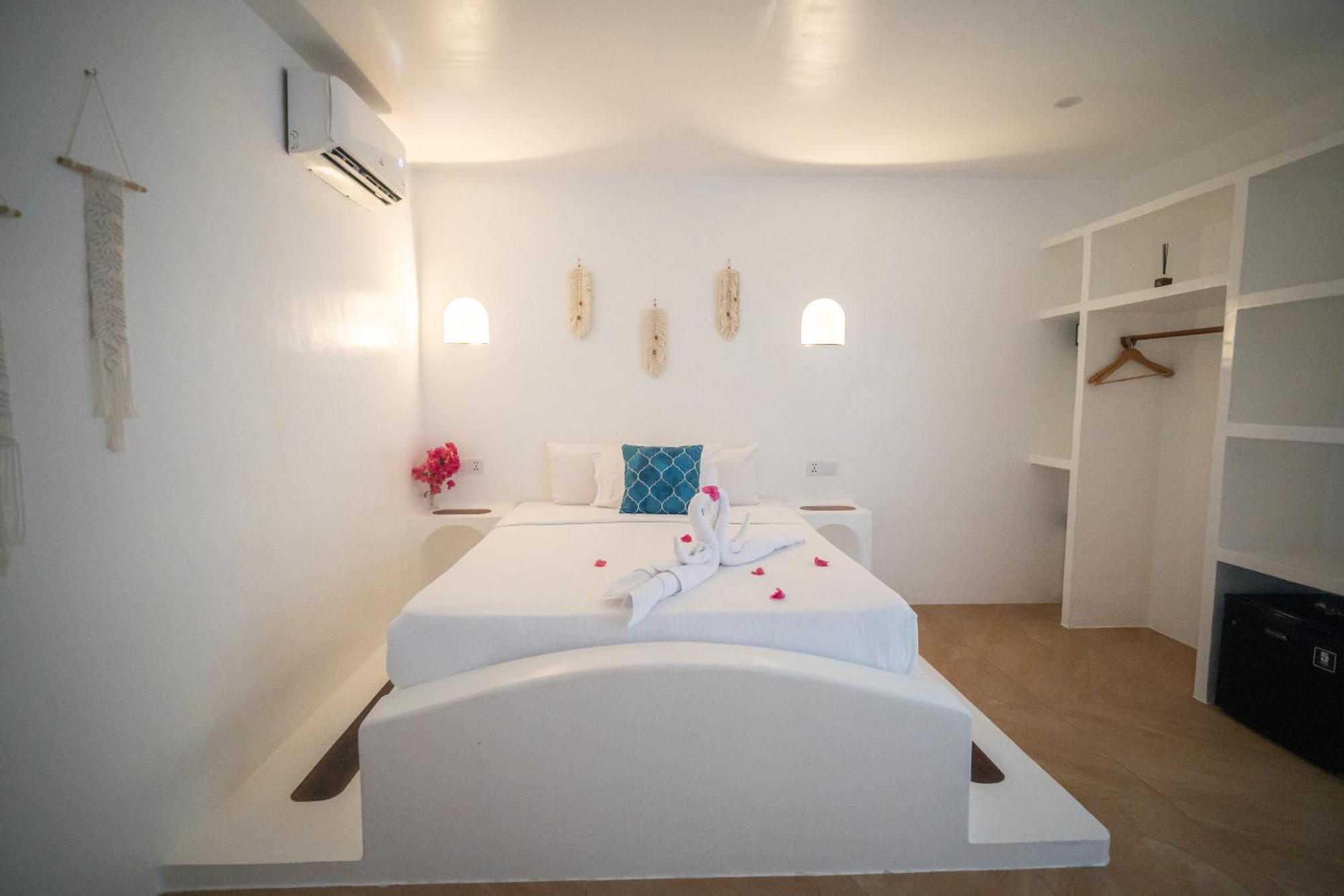 Secret Paradise Hotel *