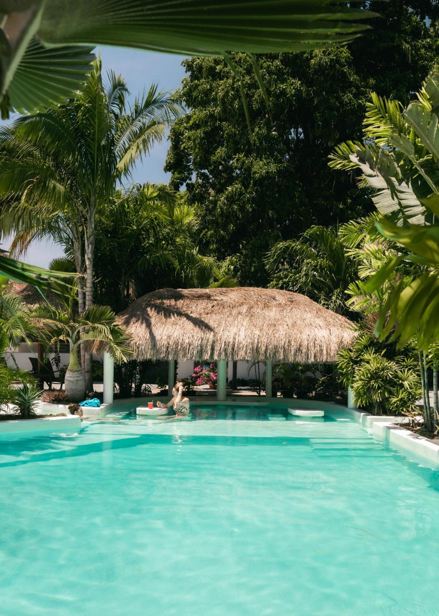 Secret Paradise *