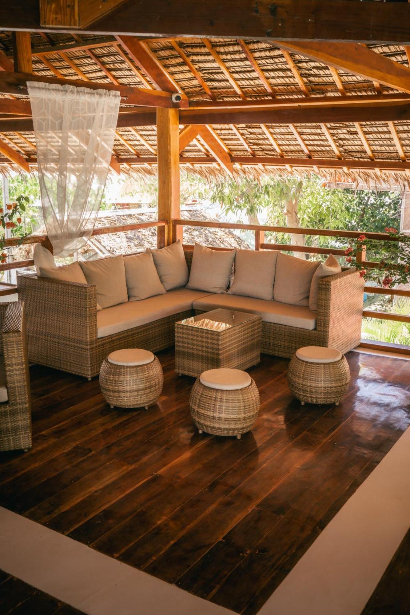 Secret Paradise Hotel *