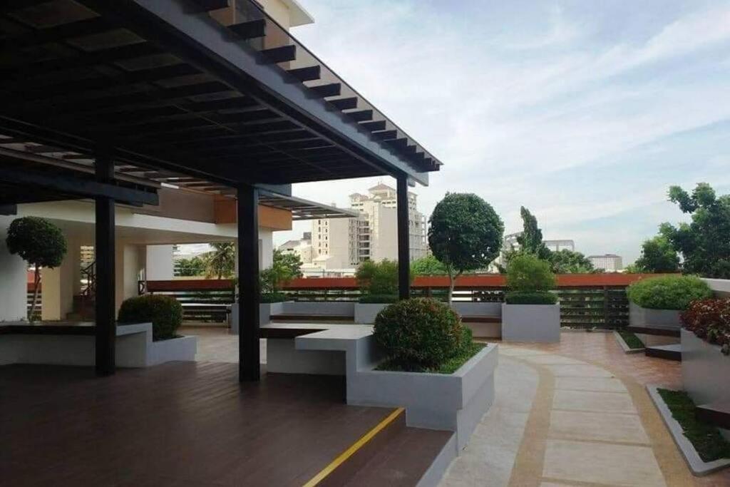 Apartment Comfy Near Ayala, Sm & It Park