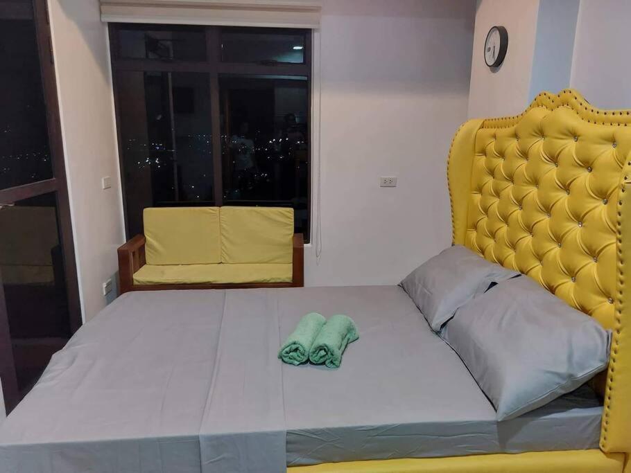 Comfy Near Ayala, Sm & It Park