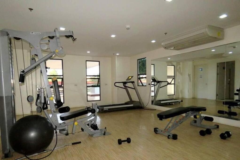 Apartment Comfy Near Ayala, Sm & It Park *