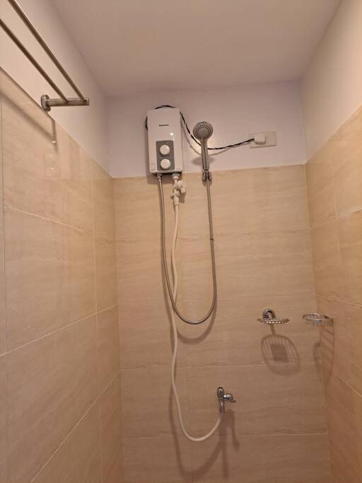 Comfy Near Ayala, Sm & It Park Apartment