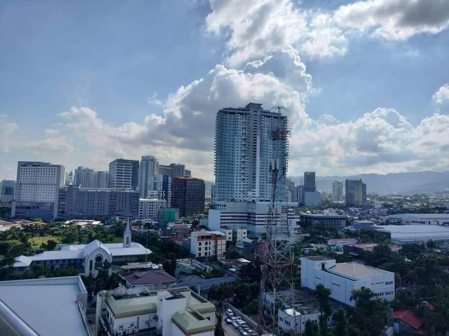 Comfy Near Ayala, Sm & It Park *