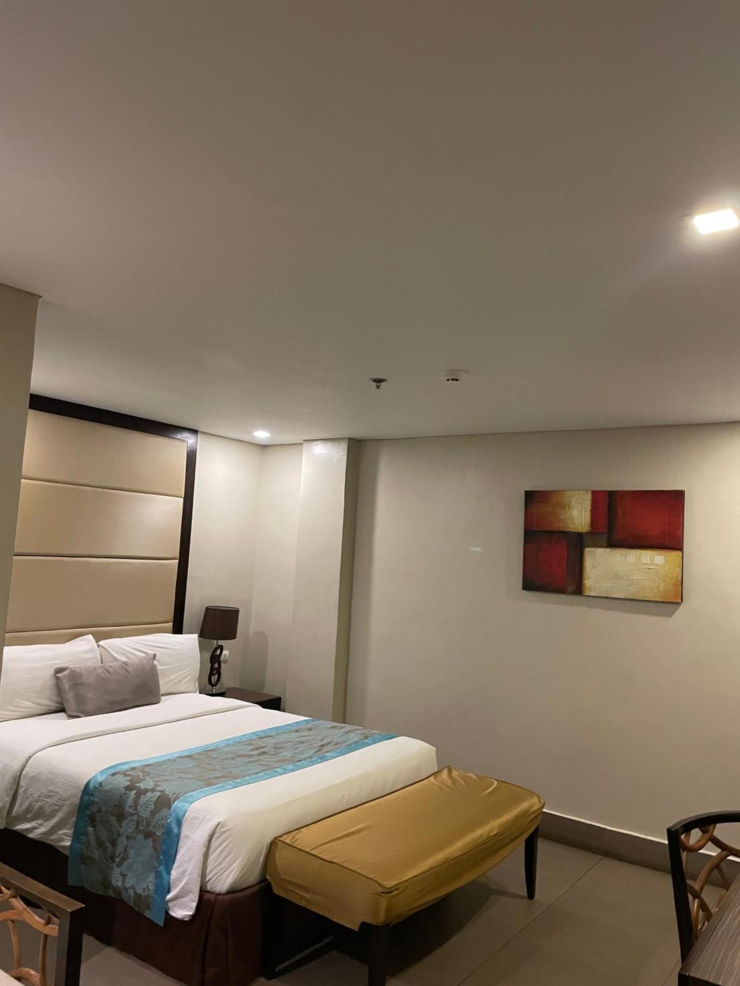 Hotel Goldberry & Mactan