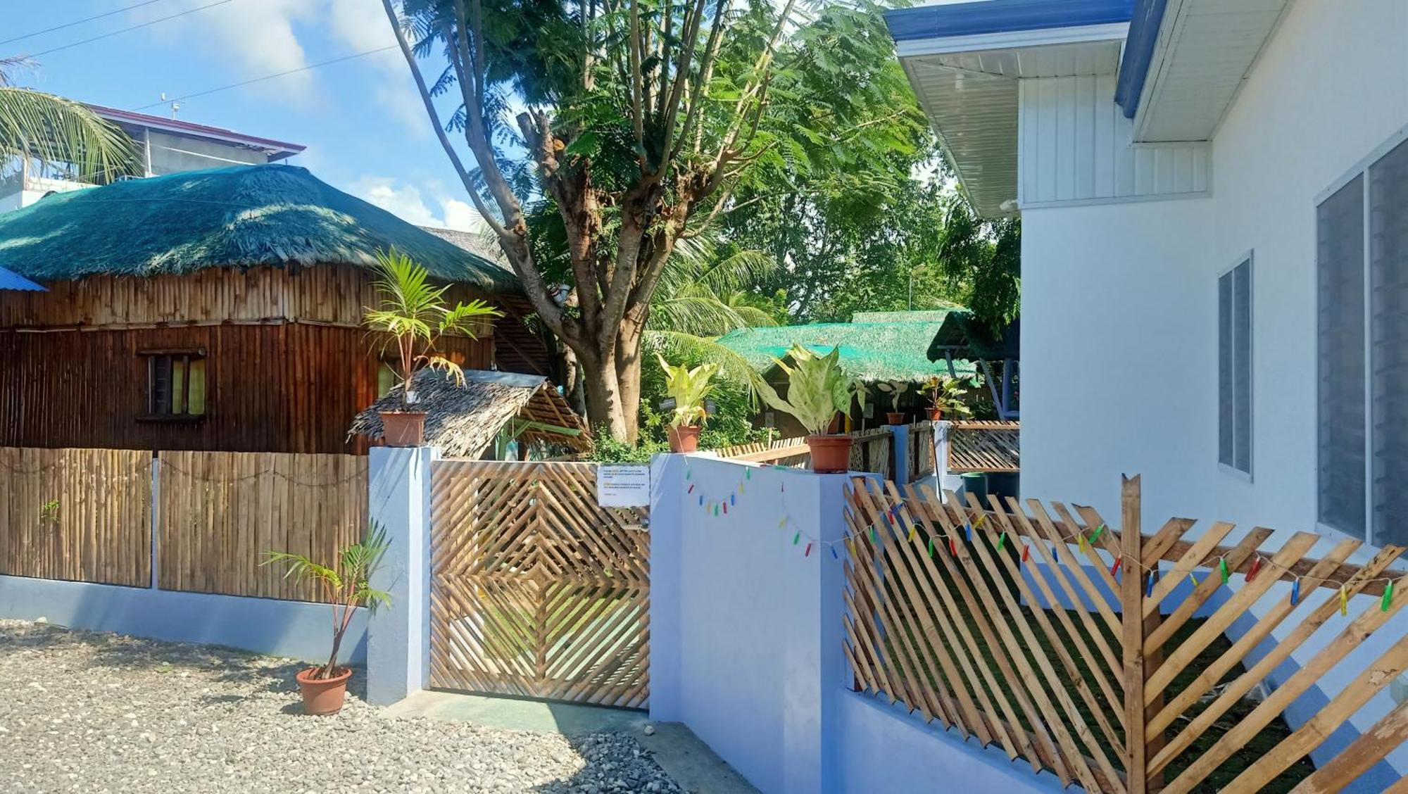 Bamboo House / Bed & Breakfast Moalboal