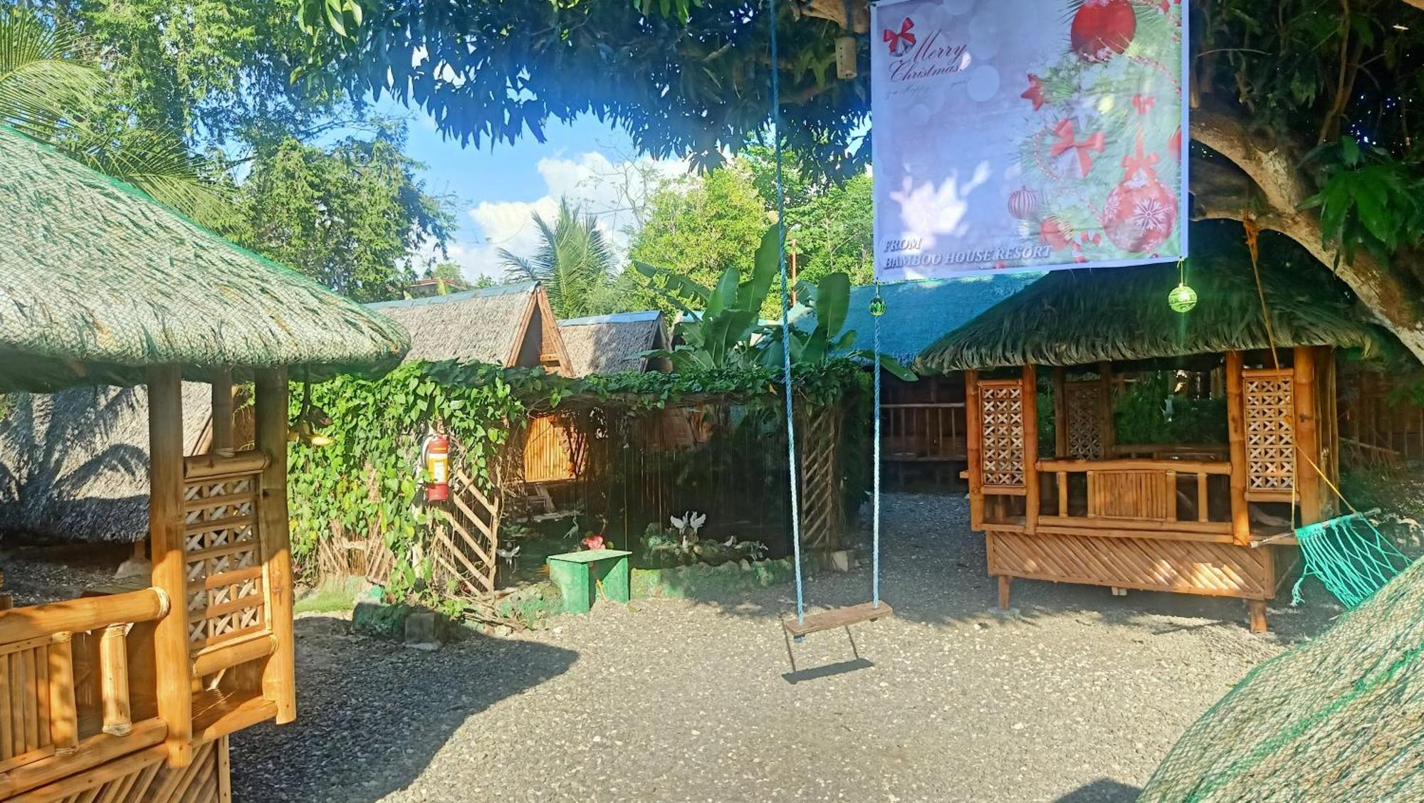 Bed & Breakfast Bamboo House / Moalboal