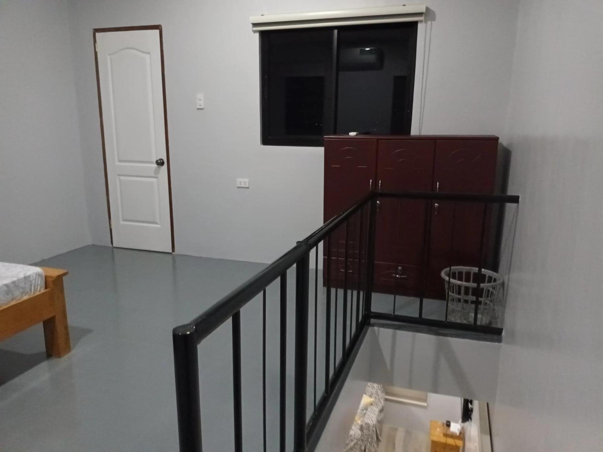 Grae's Apartelle Hostel Moalboal