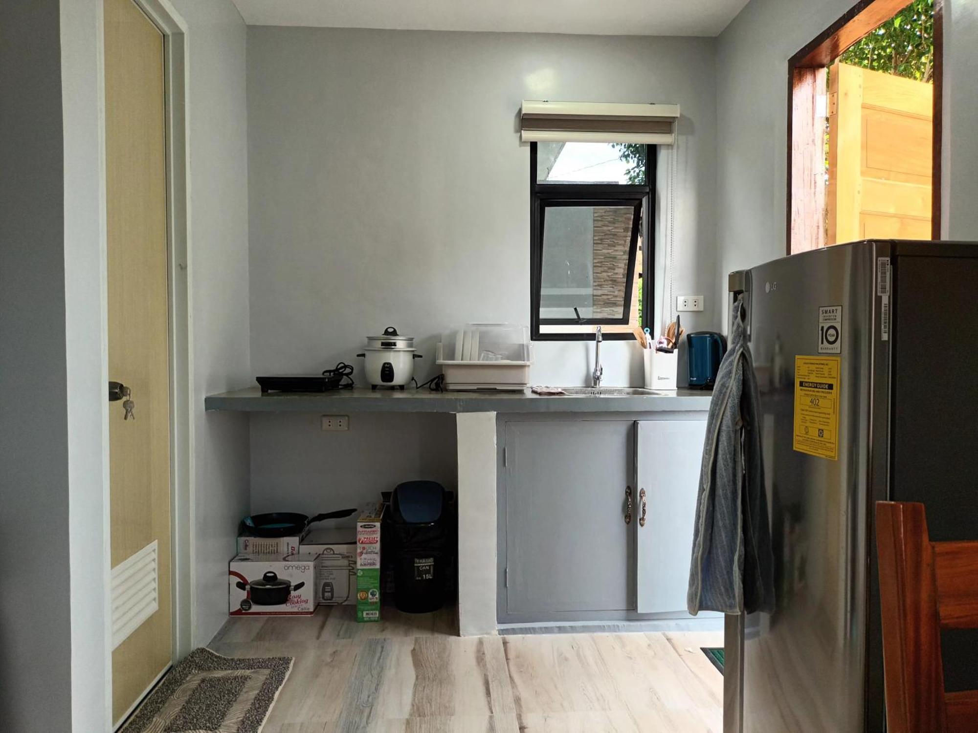 Grae's Apartelle Hostel *