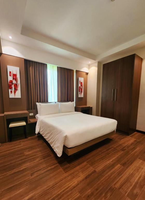 3 Bedroom Unit With Free Vehicle At The Padgett Aparthotel Cebu
