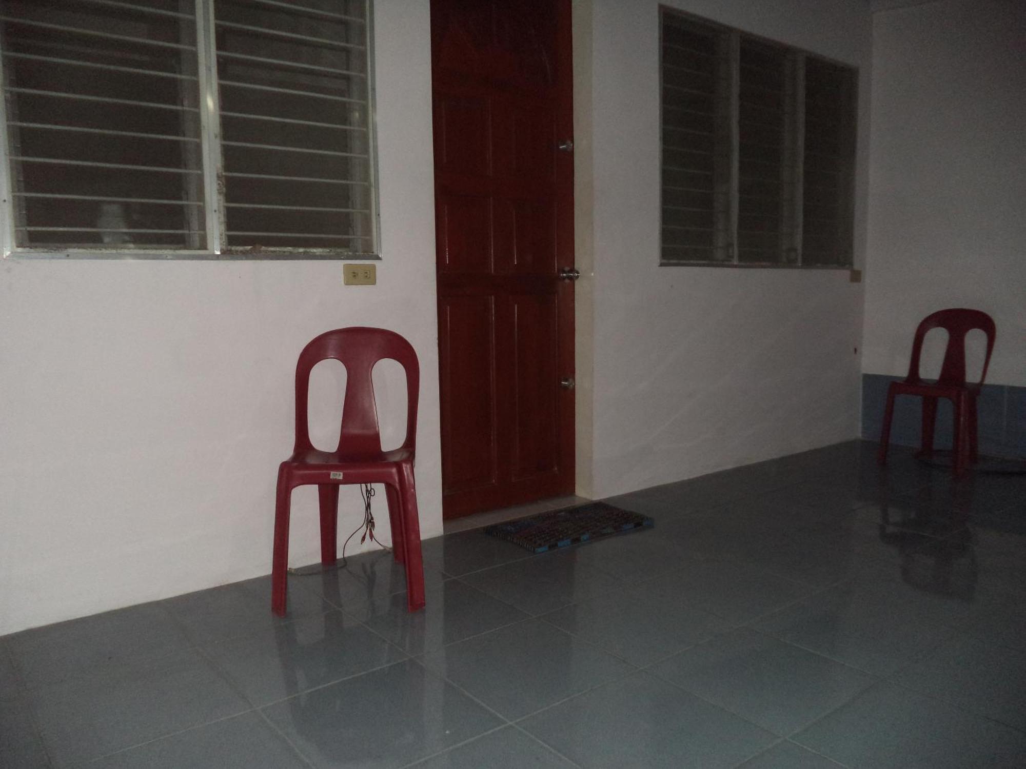 High Steps Apartment Catmon
