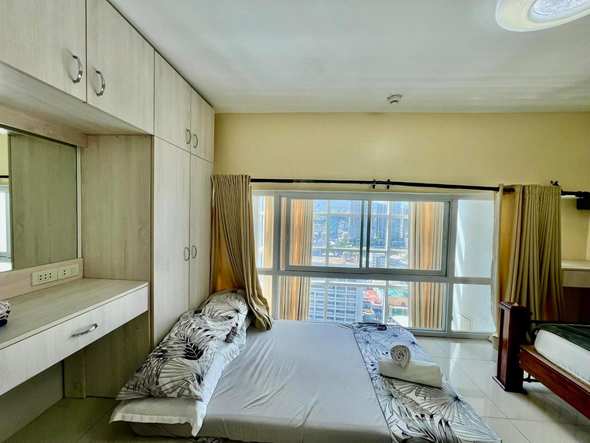 2 Bedroom Unit With And Mountain View *