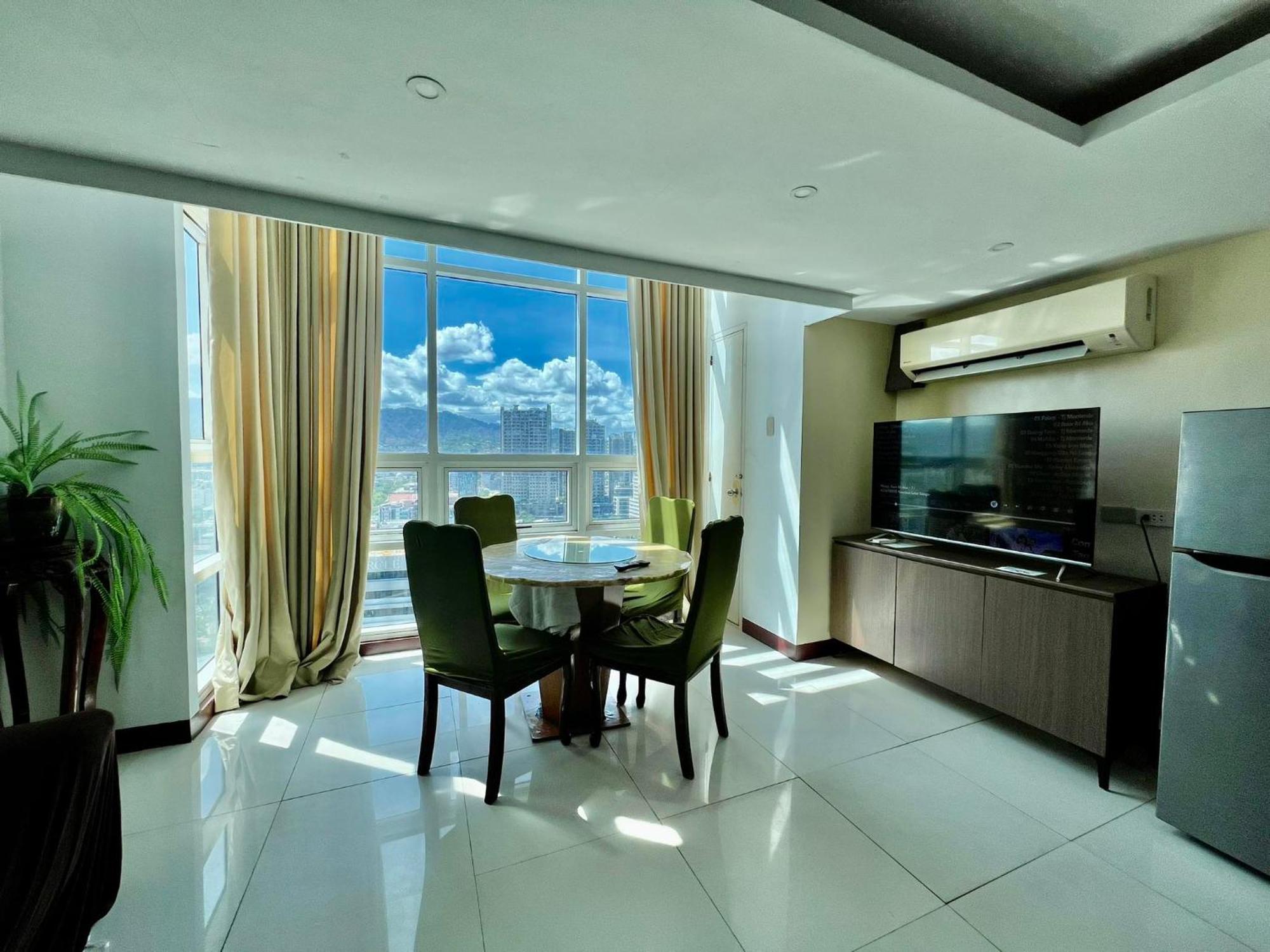 2 Bedroom Unit With And Mountain View *