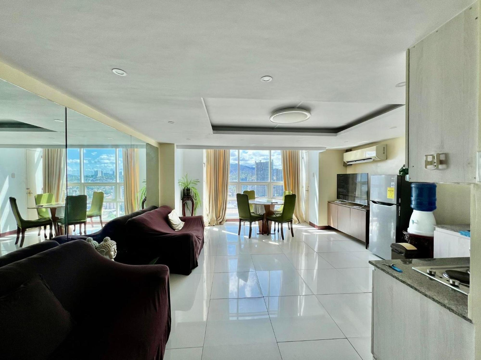 Apartment 2 Bedroom Unit With And Mountain View *