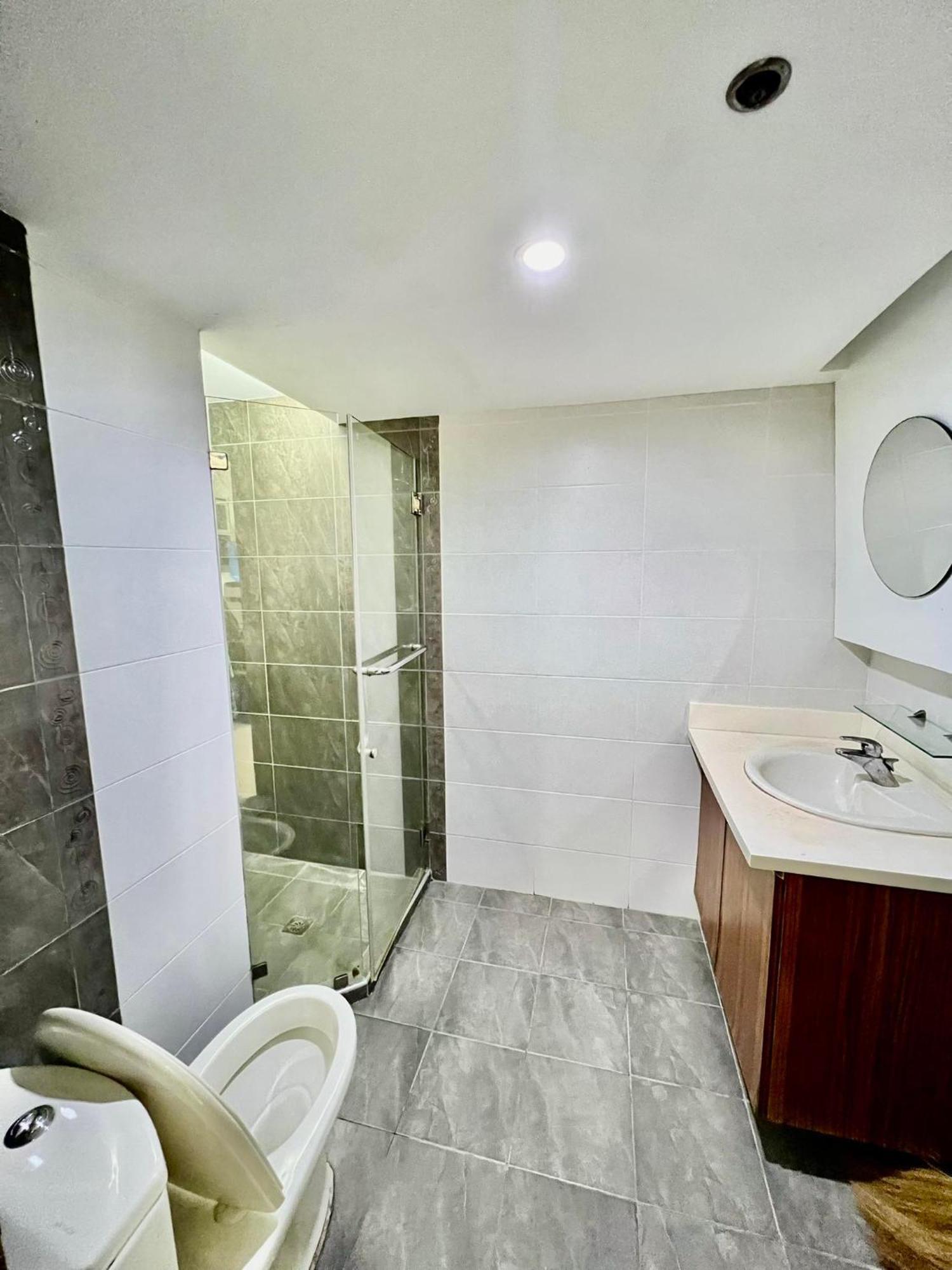 Home-like 2br Unit In The Center *
