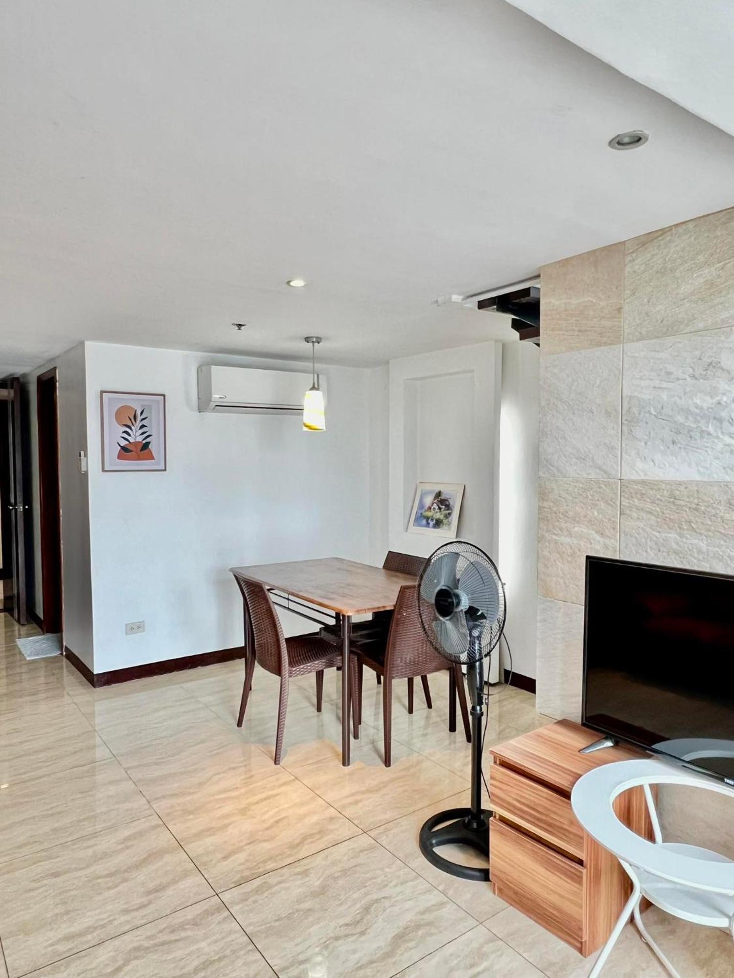 Home-like 2br Unit In The Center Cebu