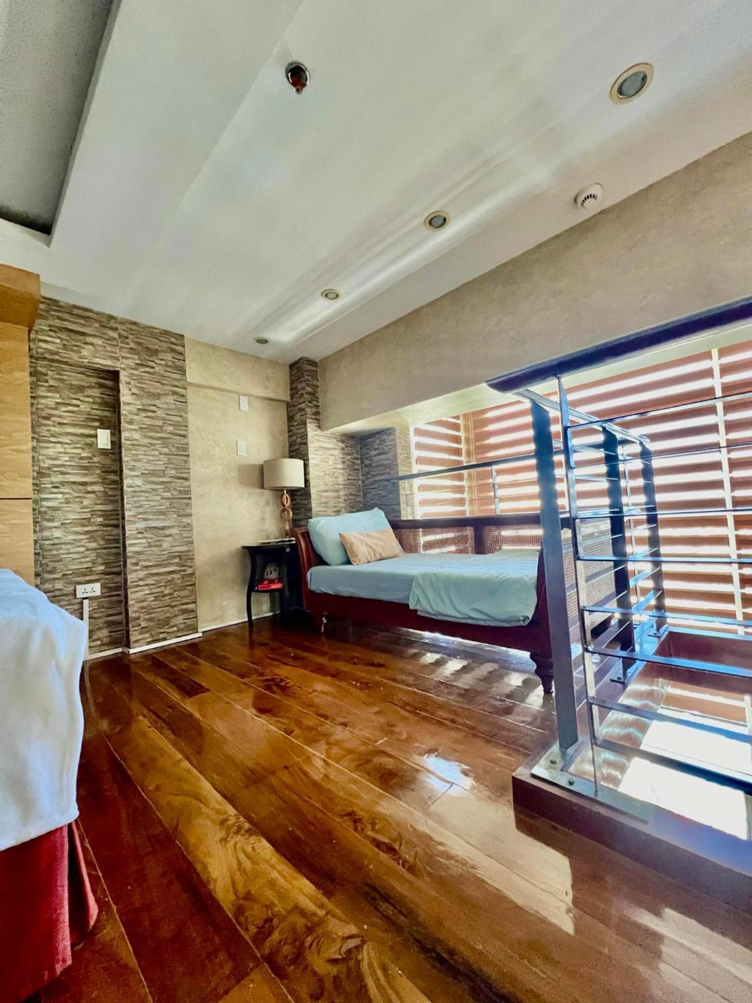 Apartment Home-like Loft Unit In