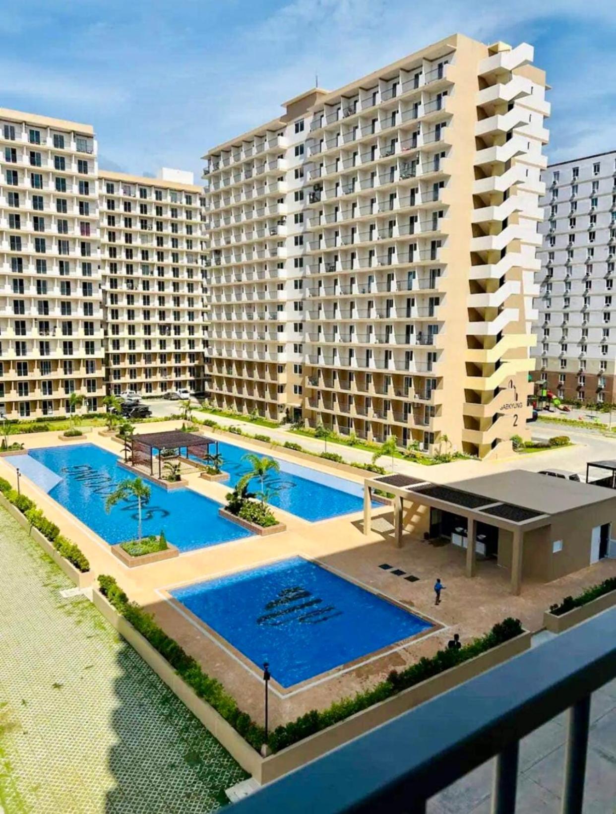 Cozy Near Airport With Pool And Ocean View
