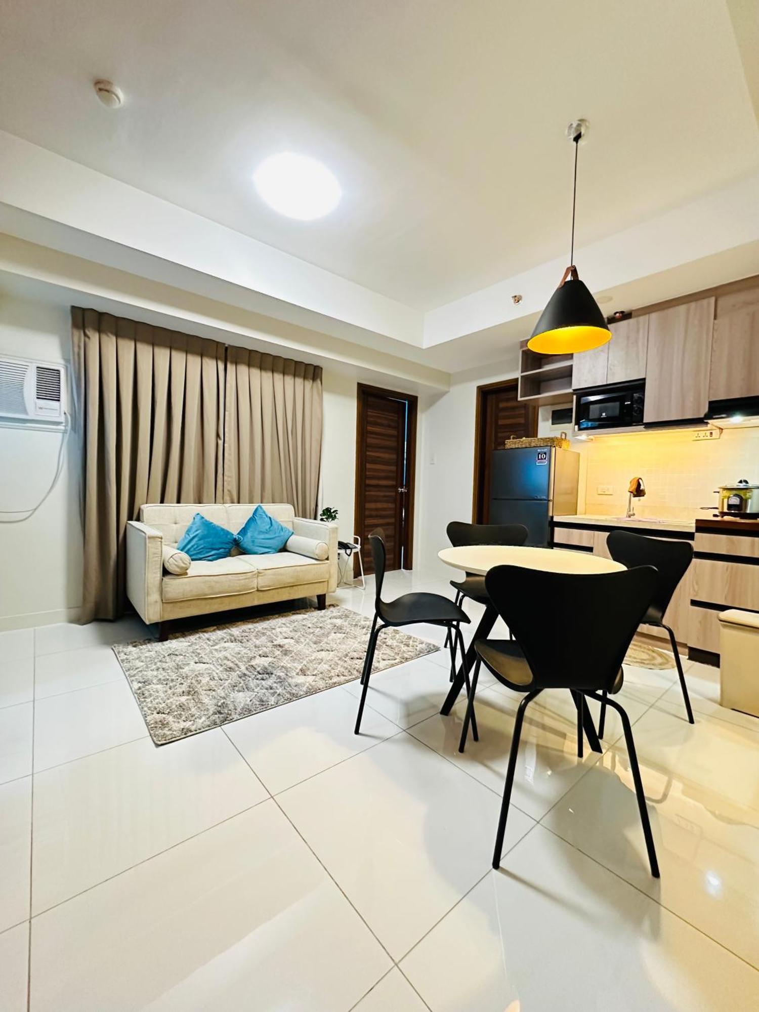 Kr's Cozy 2-bedroom Unit At Horizons 101 * Cebu
