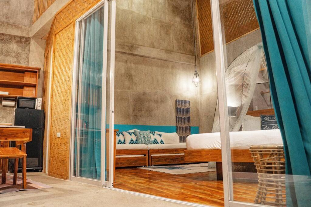 The Verge Cebu Beachfront Exclusive King Bed Pool - 12 Minutes To Kawasan Falls Canyoneering *