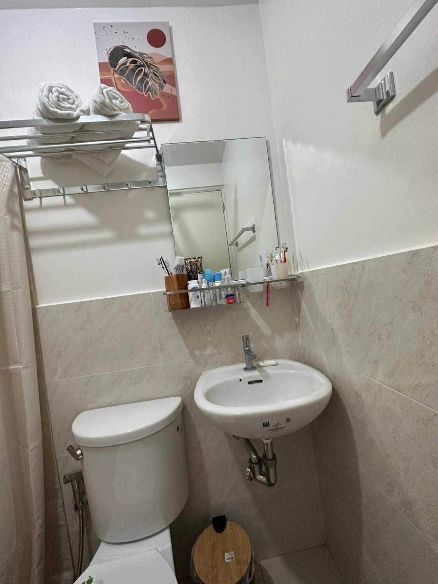 Trig Place @almond Drive Apartment