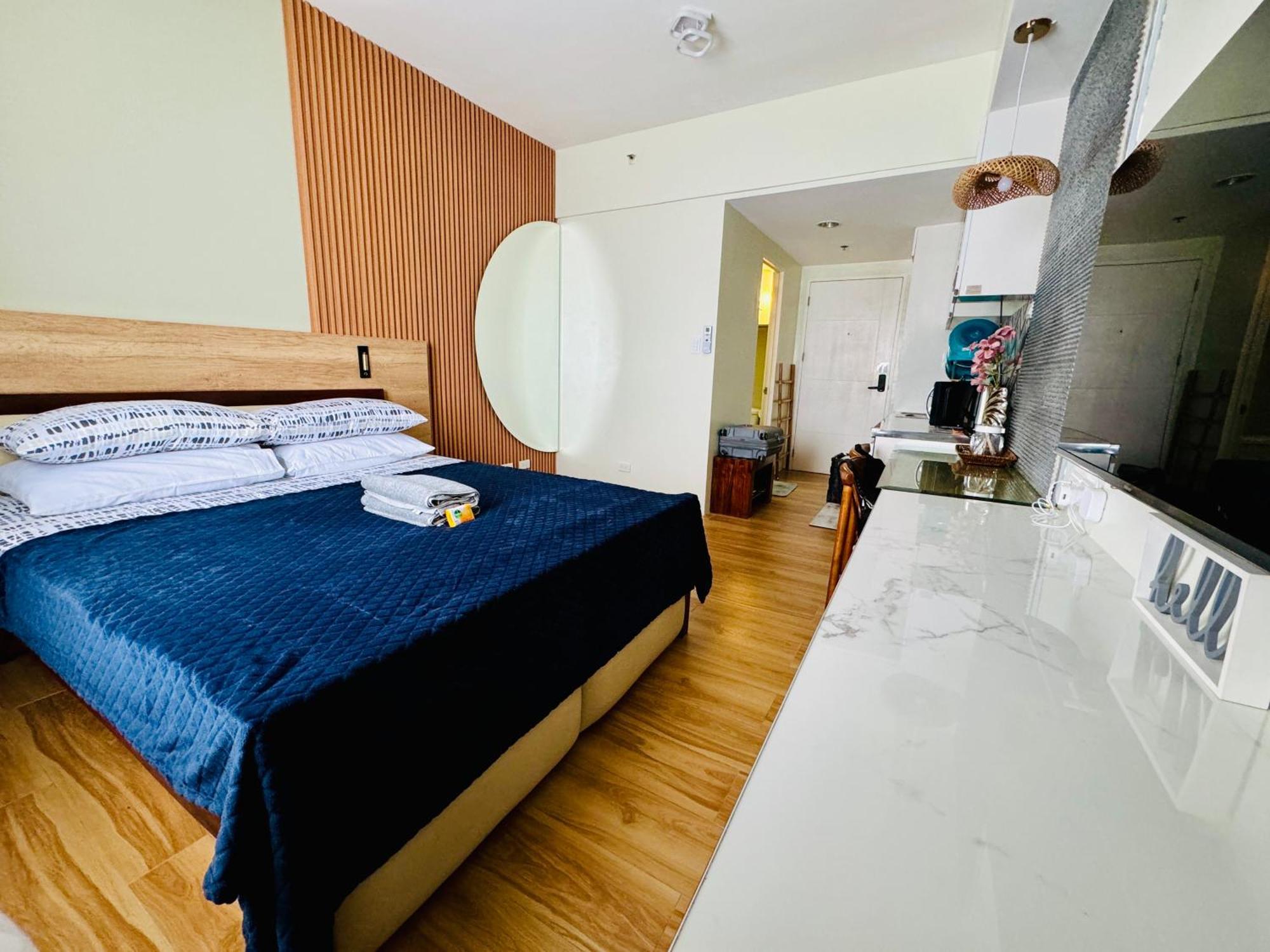 Aesthetic Functional Minimalist Space Sunvida Tower Sv1716 Cebu