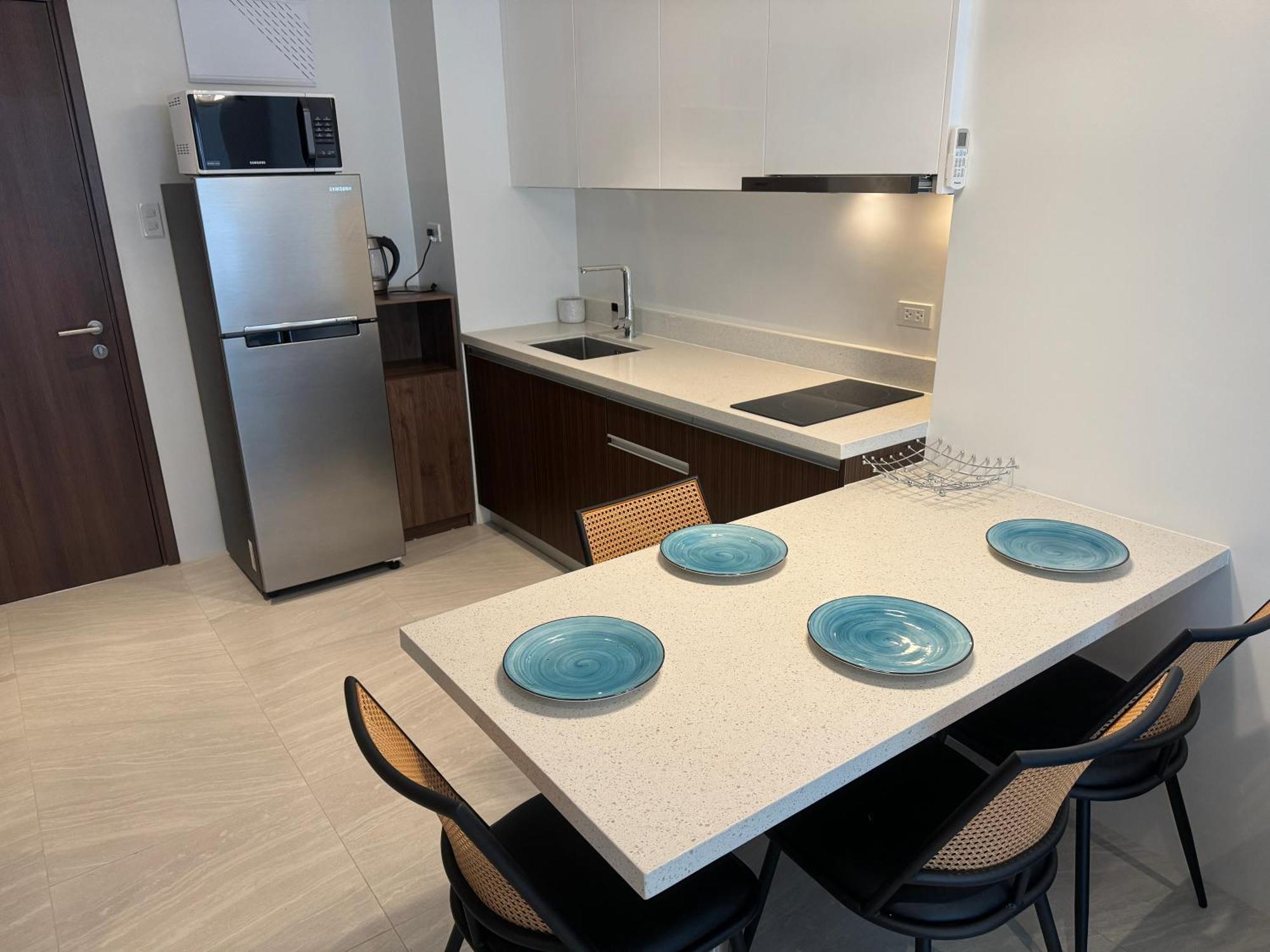 Private At Tambuli Sae Side Living By The Apartment *