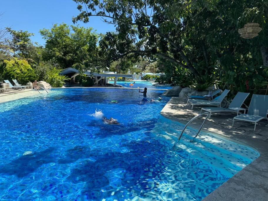 Private At Tambuli Sae Side Living By The Apartment