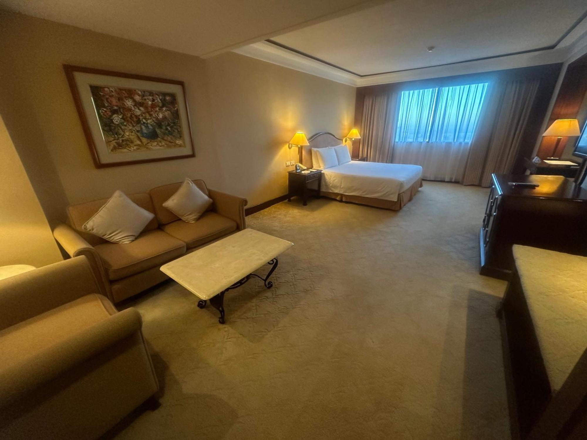 Marco Polo Plaza Hotel