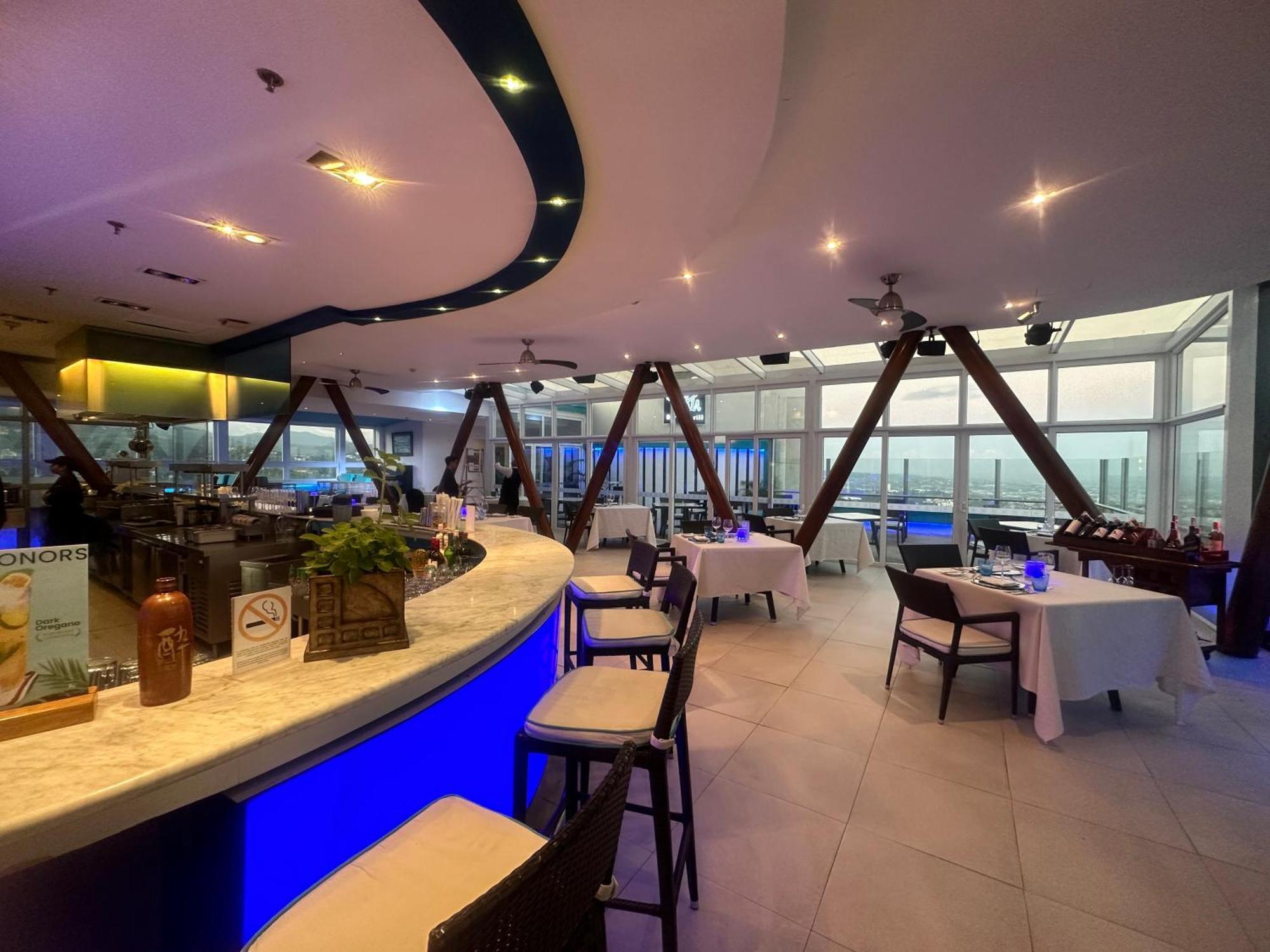 Marco Polo Plaza Hotel