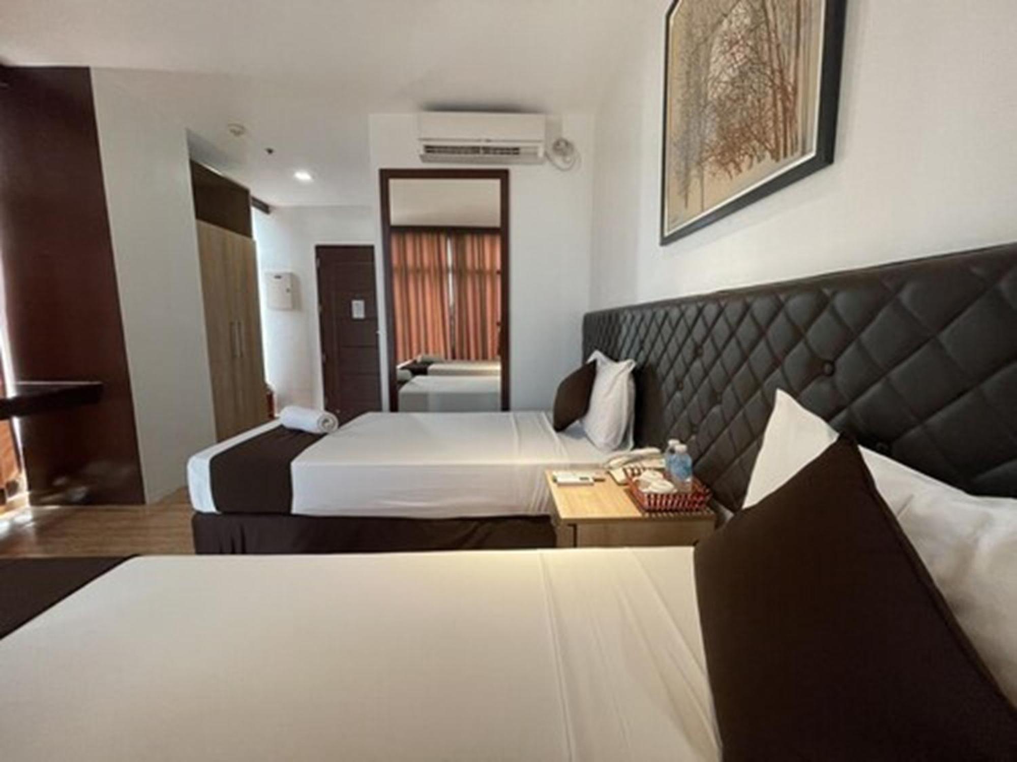 Capitol & Powered By Cocotel 3* Cebu