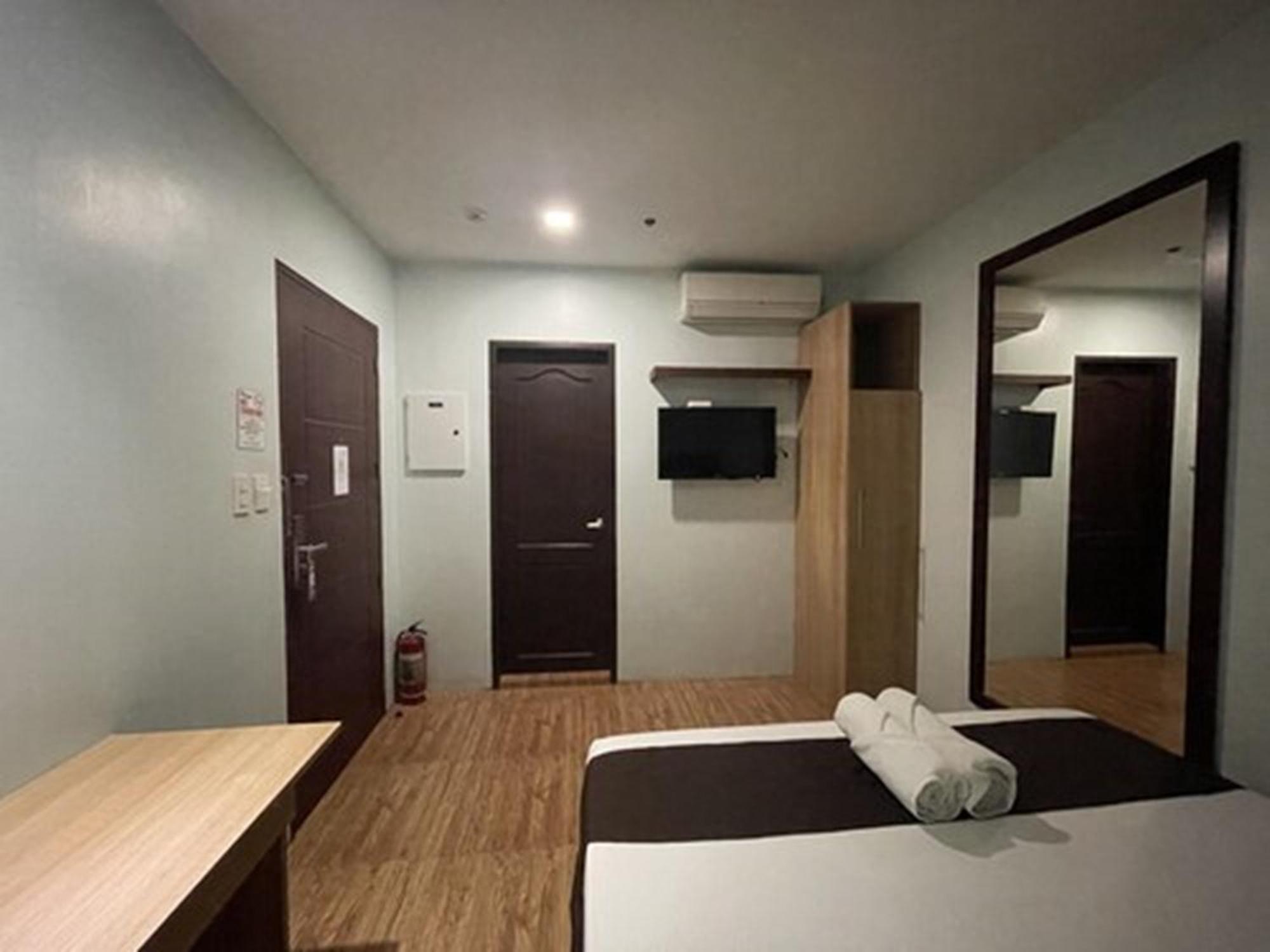 Hotel Capitol & Powered By Cocotel