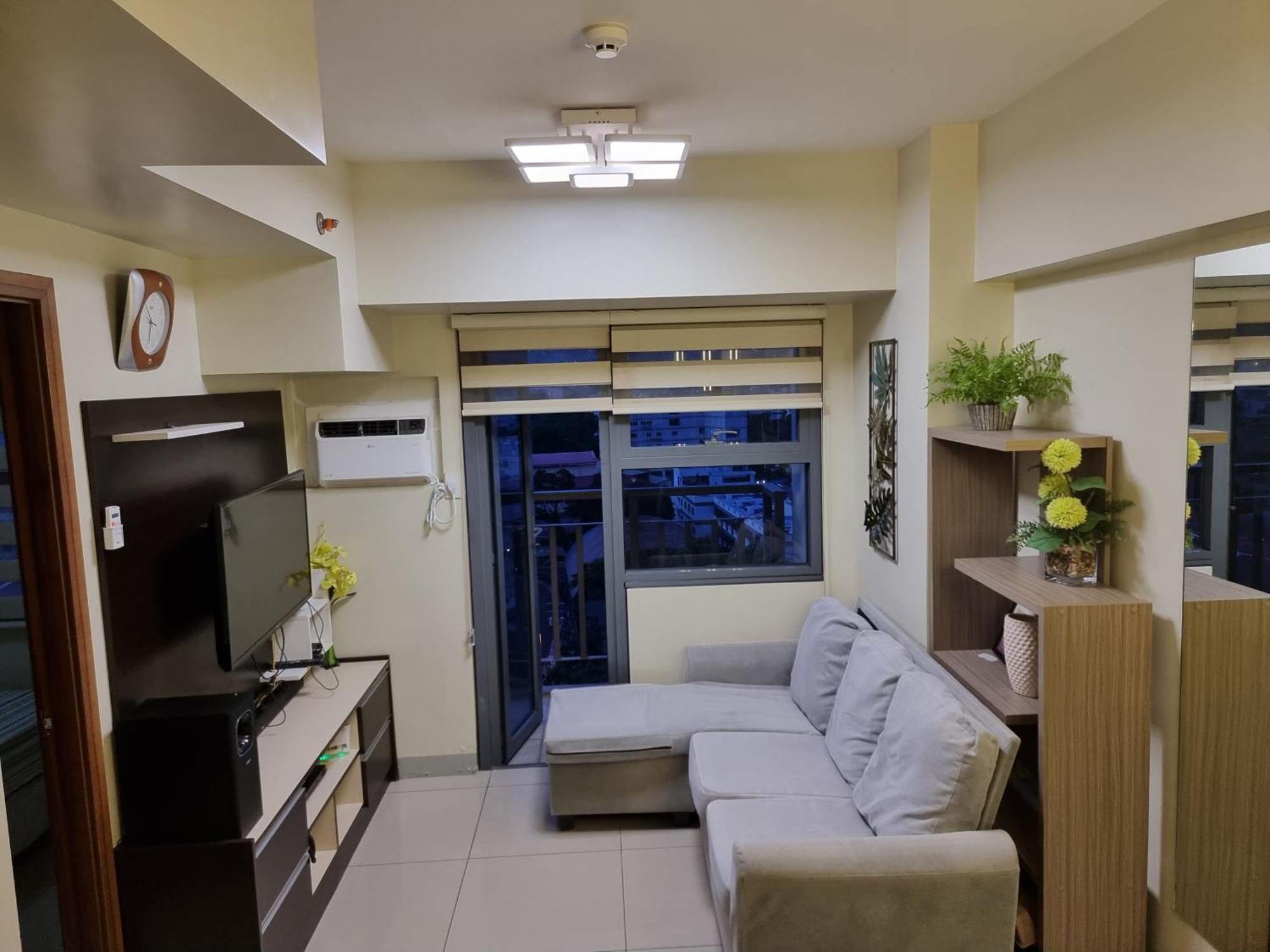 Apartment 1br With Balcony At Horizons 101 *