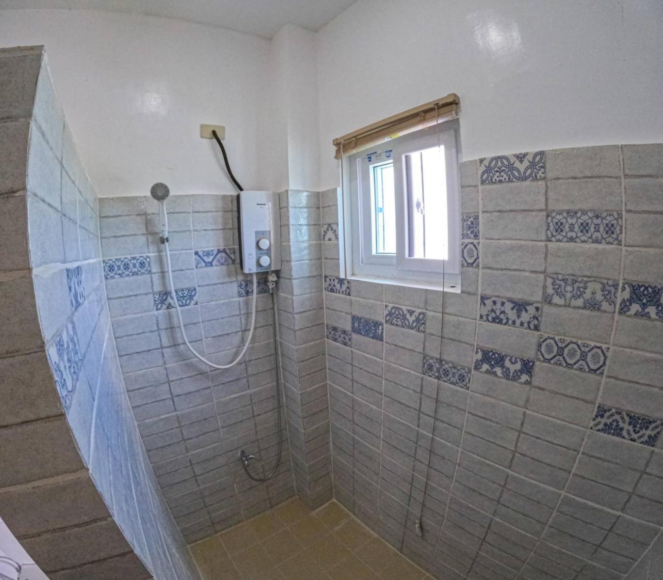 Divers Plumeria Hotel Moalboal