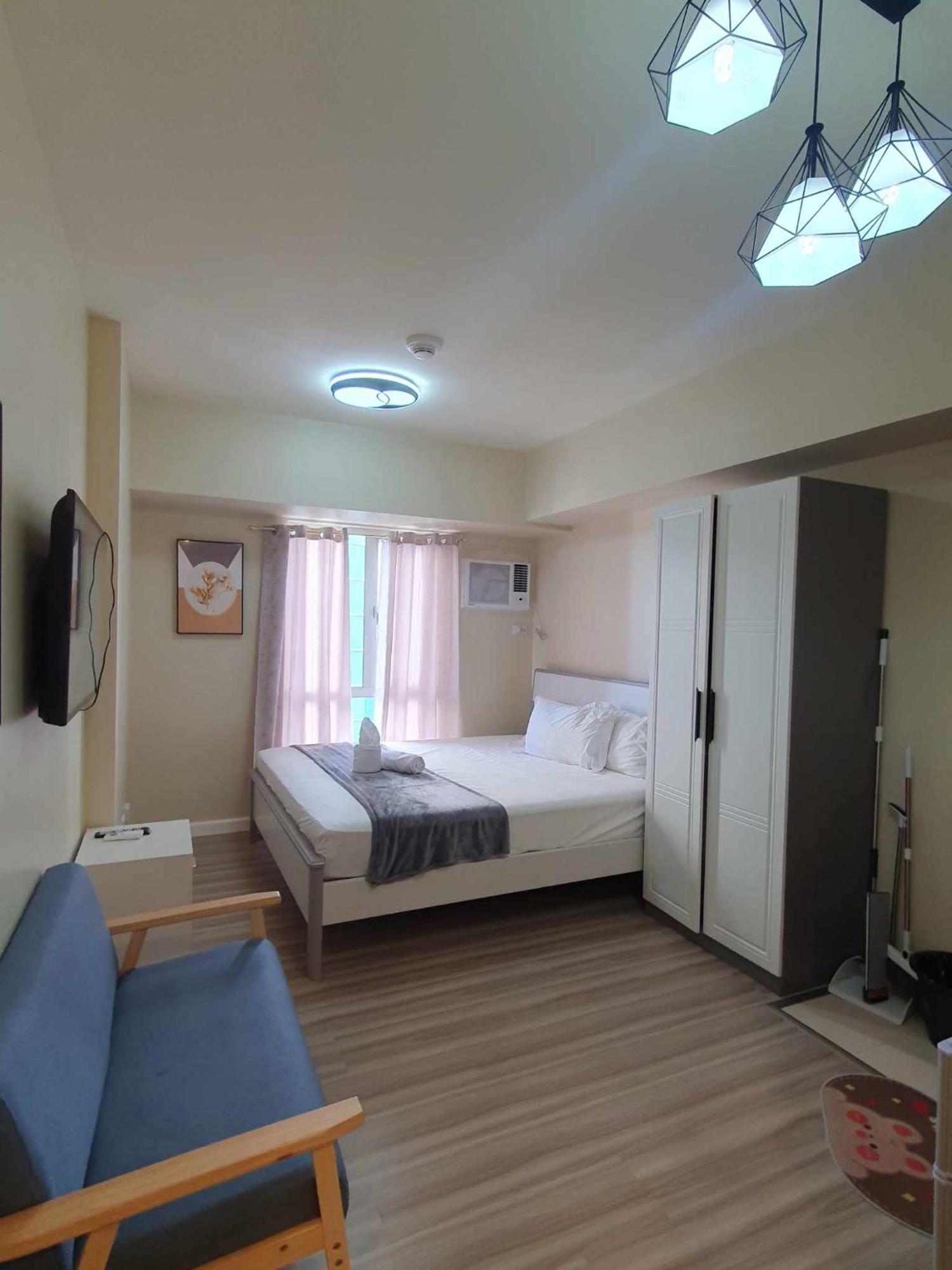 Avida Riala Tower One 1402 It Park * Cebu